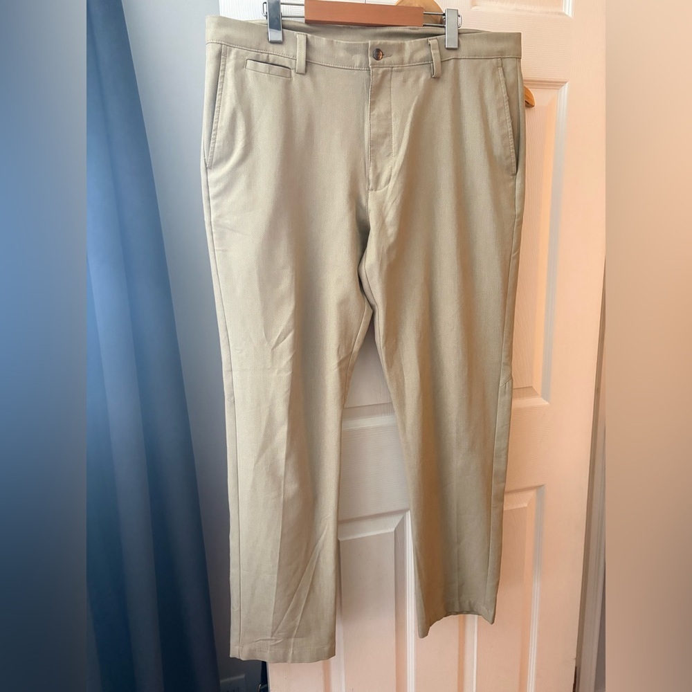 Callaway men’s lightweight golf pants size 36/32 tan zip fly